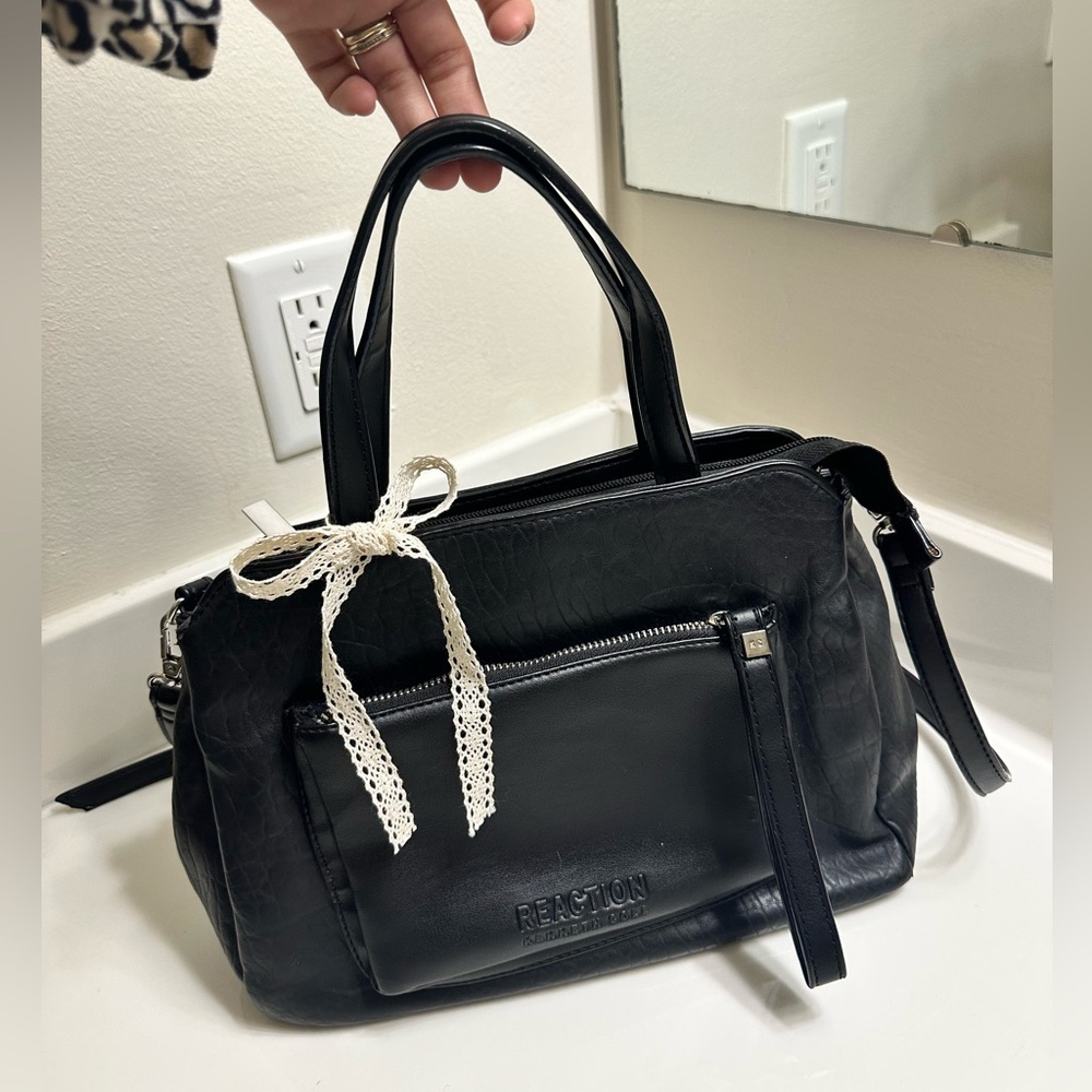 Kenneth cole black bag with crossbody strap
